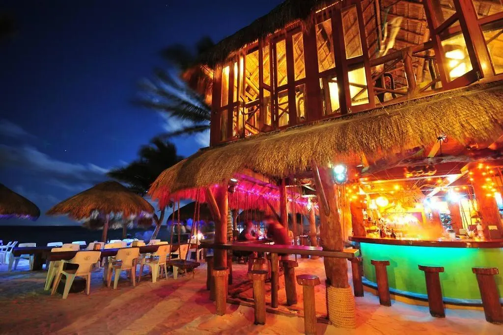 شقة Casa Blanca By The Caribbean Sea أكومال المكسيك